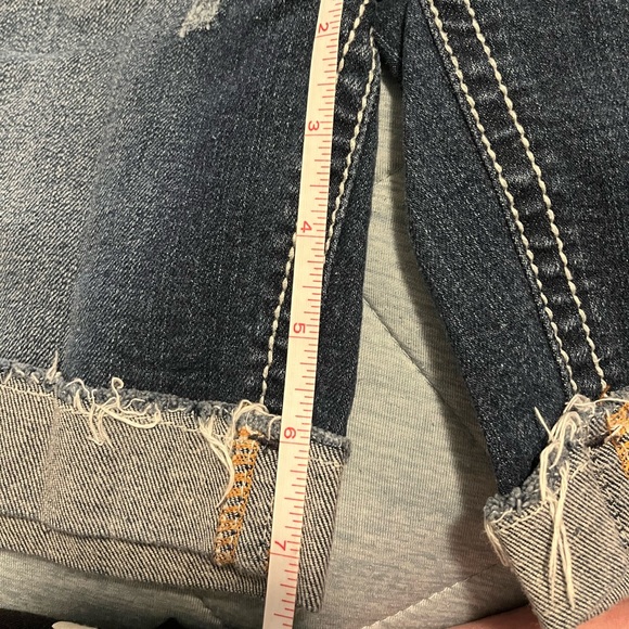 𝓥𝓪𝓷𝓲𝓽𝔂 𝓭𝓲𝓢𝓽𝓻𝓮𝓢𝓢𝓮𝓭 𝓫𝓮𝓻𝓶𝓾𝓭𝓪𝓢 - Picture 6 of 11